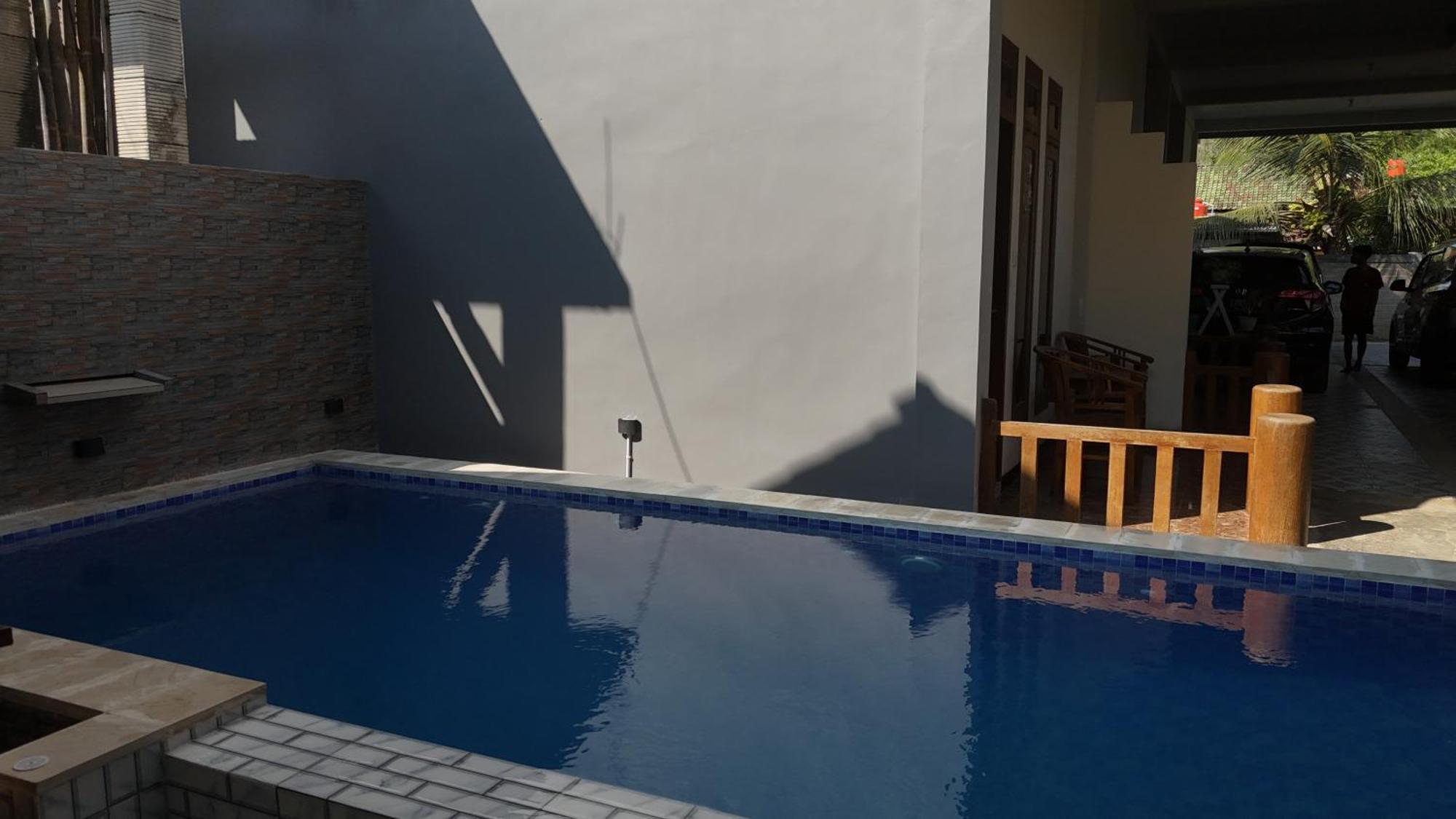 ホテル Arrys Watukarung Surfcamp Kalak エクステリア 写真