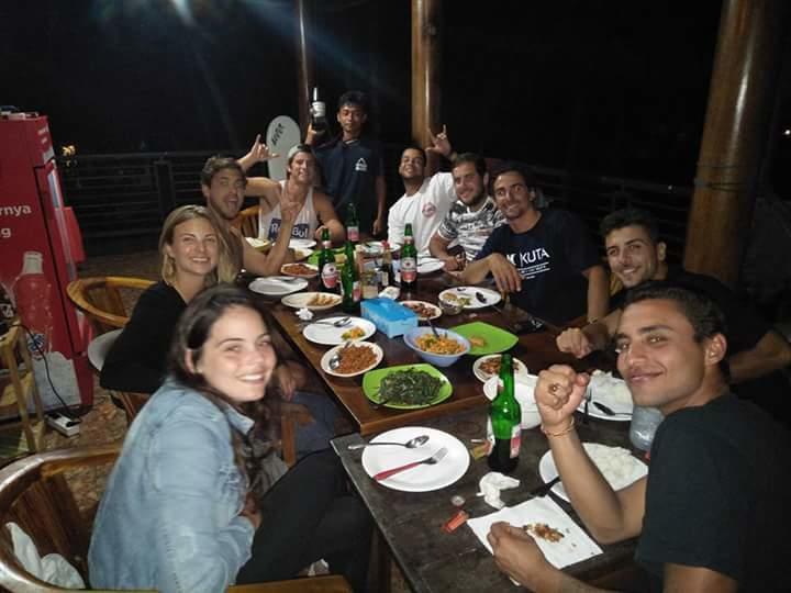 ホテル Arrys Watukarung Surfcamp Kalak エクステリア 写真