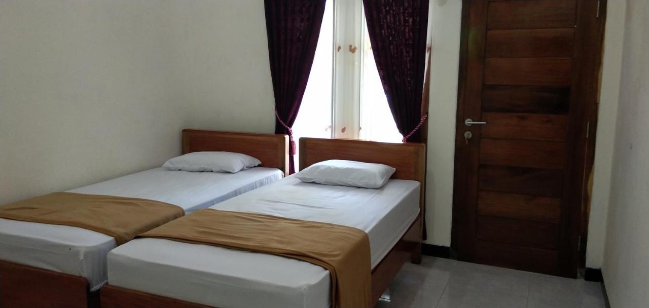 ホテル Arrys Watukarung Surfcamp Kalak 部屋 写真